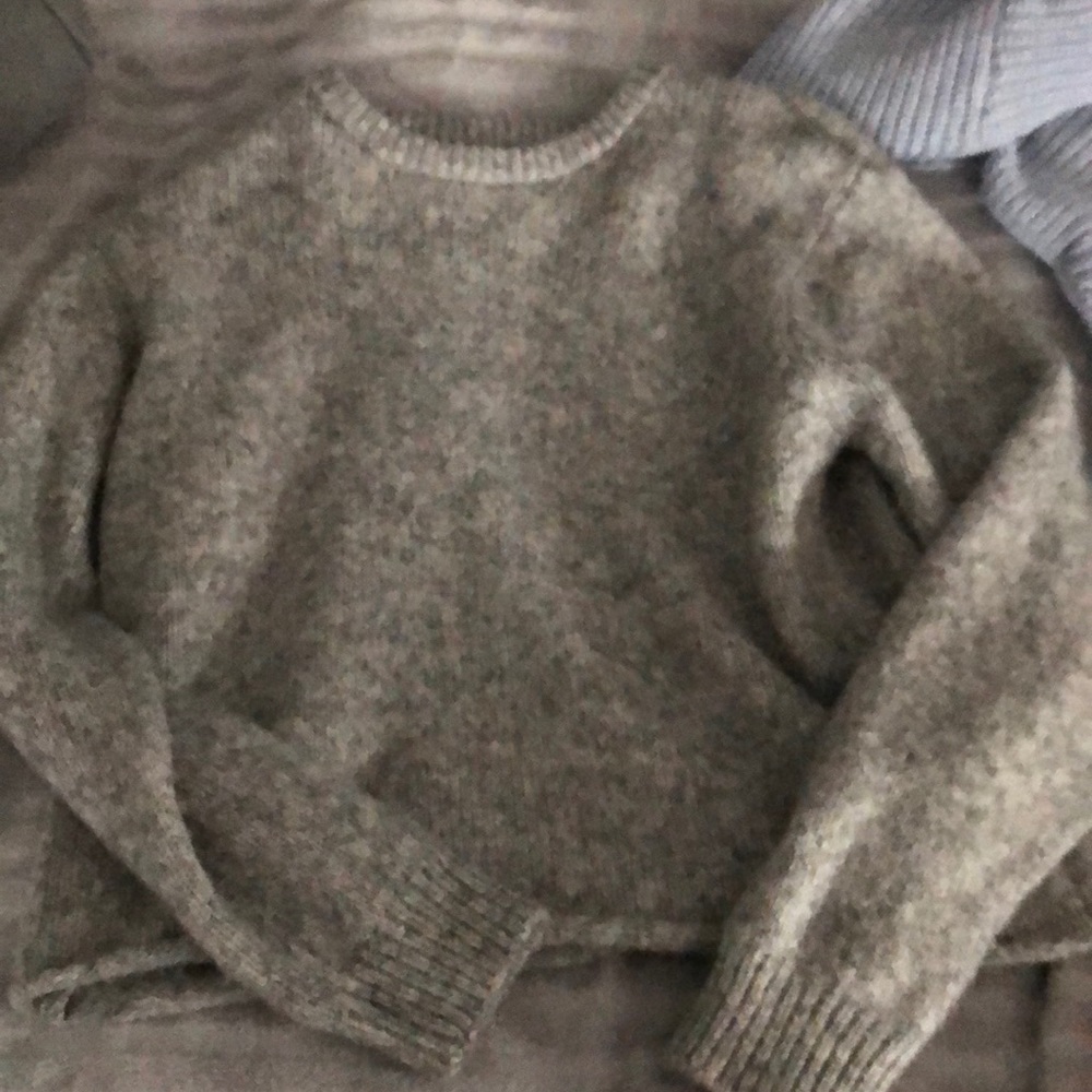 brandy melville cropped sweater